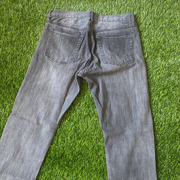 Gap grey Jean. 29/30 MEN. Works beautiful in women 😜 - Picture 3 of 6